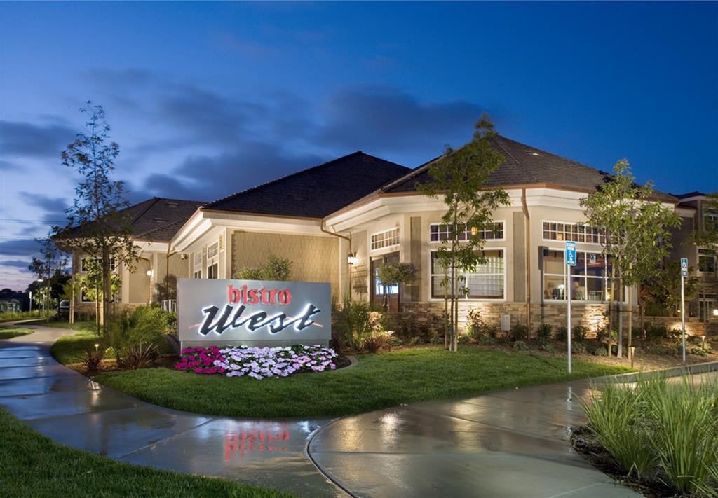 קארסלבד West Inn & Suites מראה חיצוני תמונה
