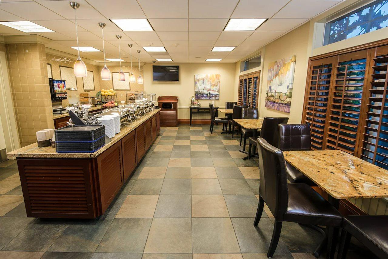 קארסלבד West Inn & Suites מראה חיצוני תמונה