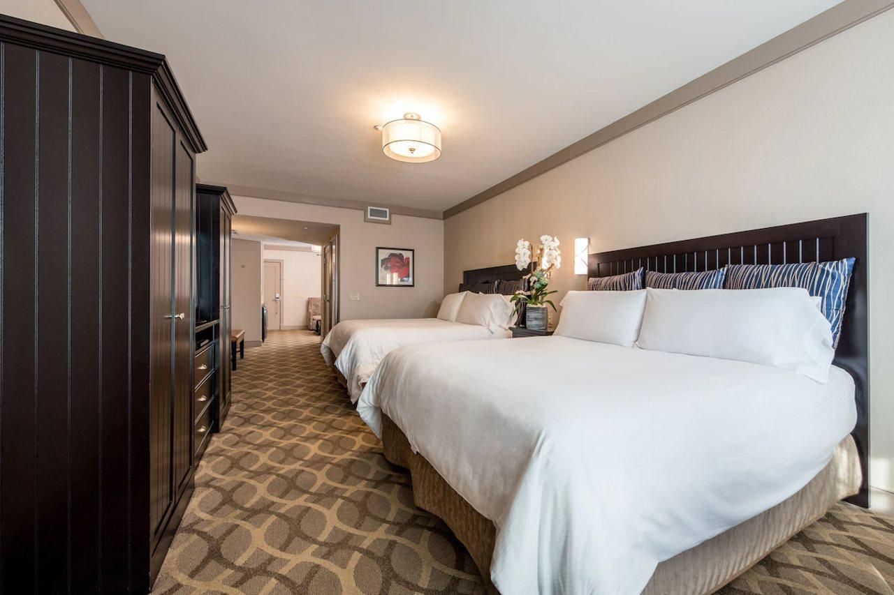 קארסלבד West Inn & Suites מראה חיצוני תמונה